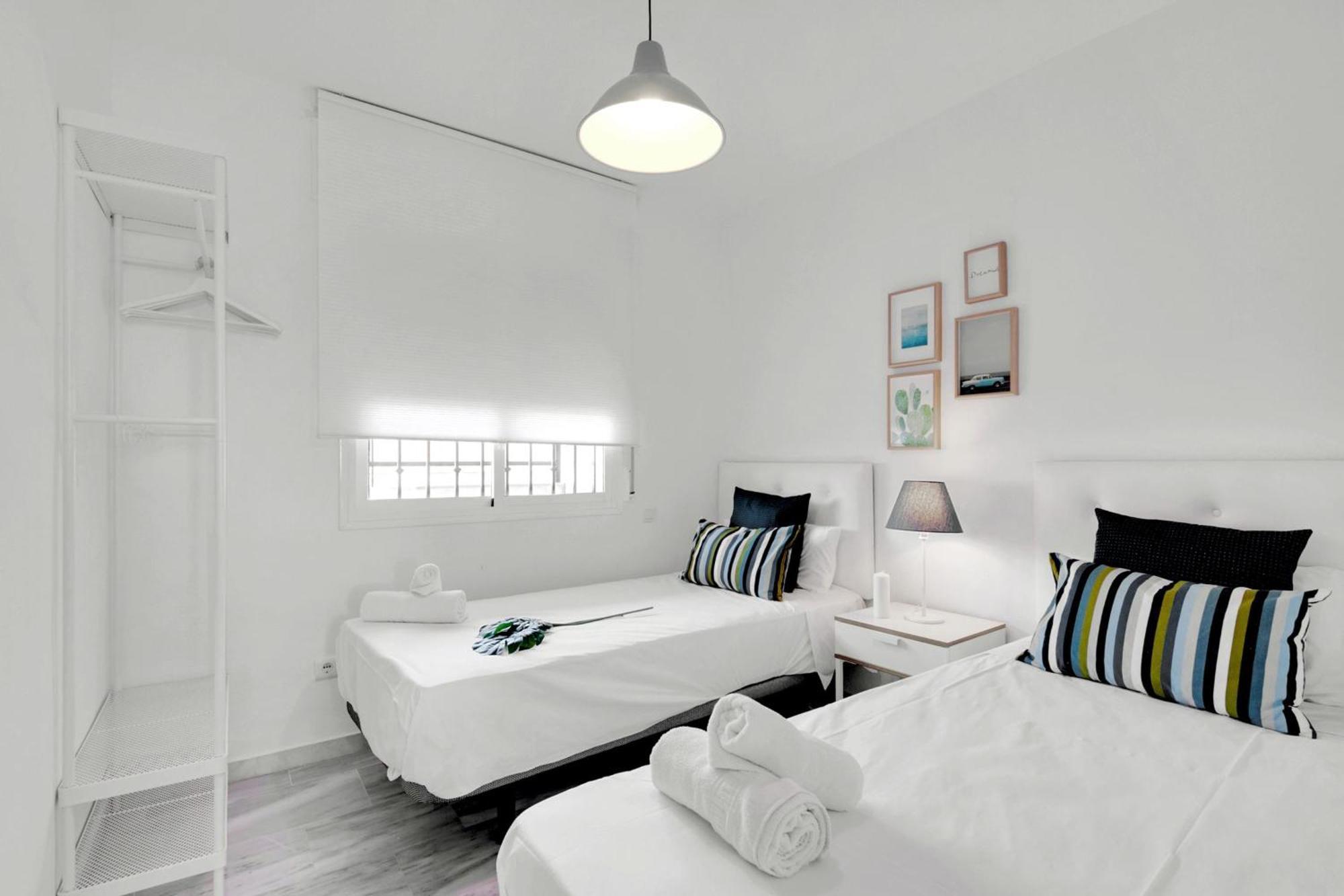 Del Parque Flats - Golf & Beach Terrace Malaga Exterior photo